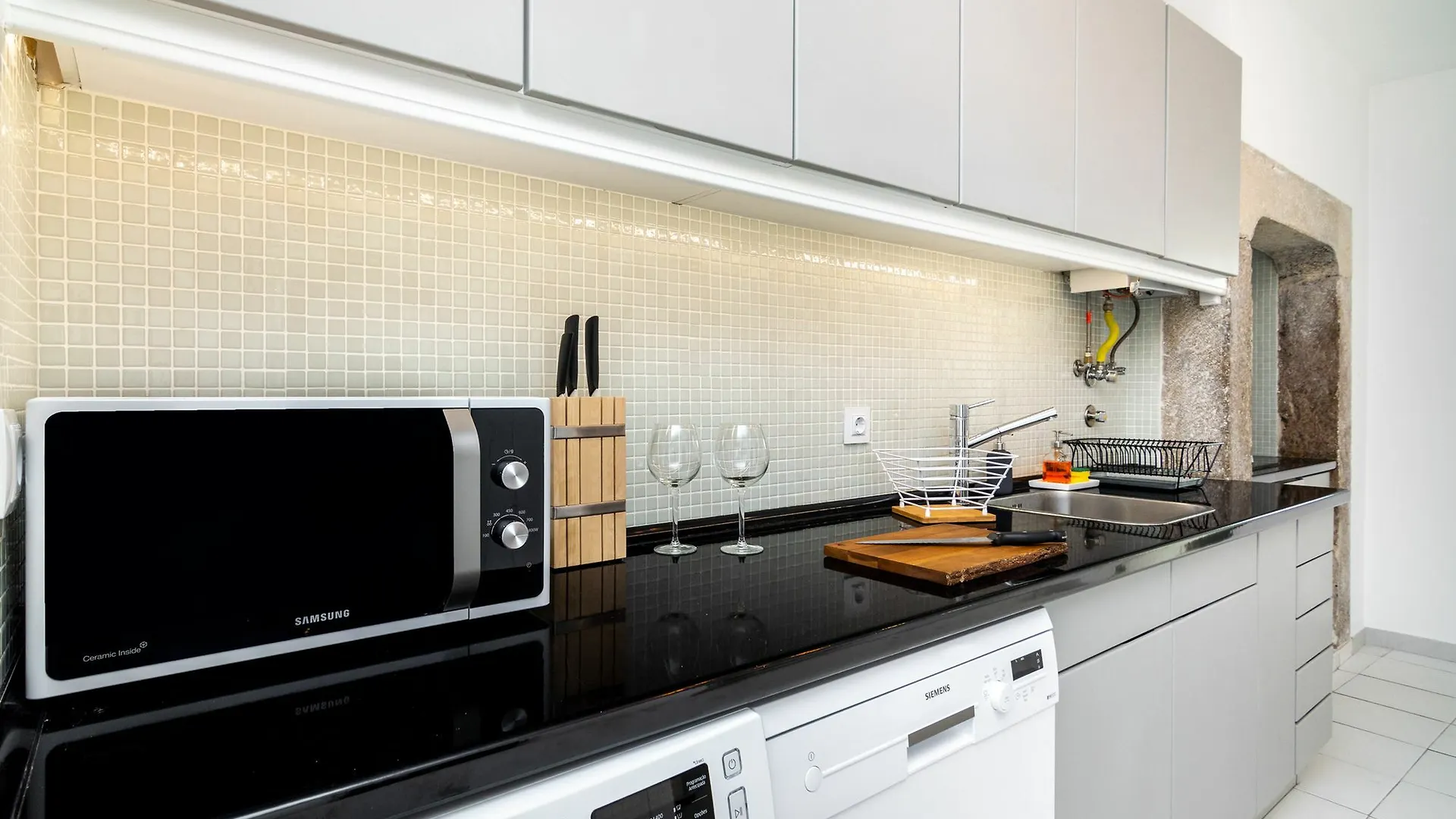 Lisbon Downtown Luxury Family Residence 0*,